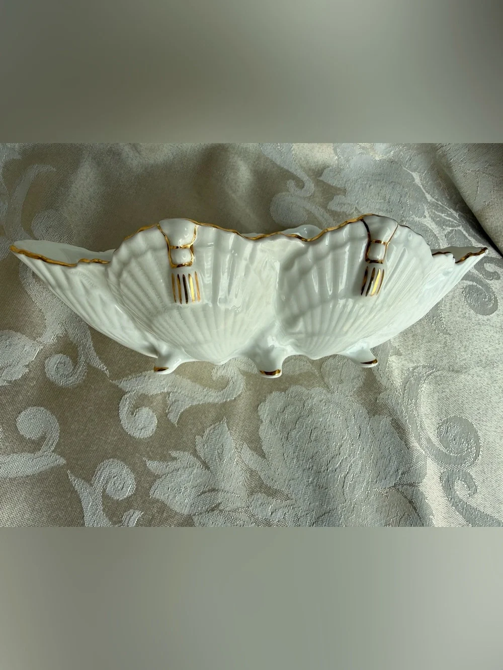 Aynsley Pembroke Bone China Footed Shell & Tassel Floral Bowl Gold England 8.5”